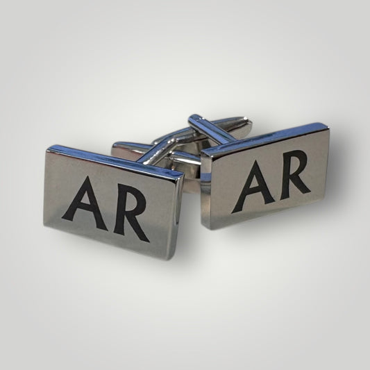 Personalisierte Manschettenknöpfe aus Edelstahl – graviert mit Initialen oder Wunschtext