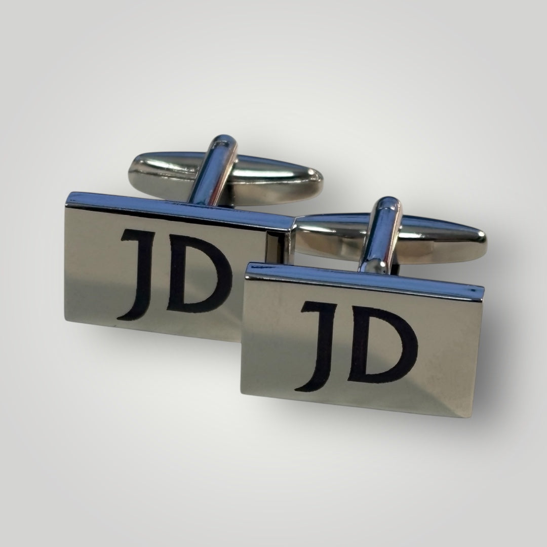 Personalisierte Manschettenknöpfe aus Edelstahl – graviert mit Initialen oder Wunschtext