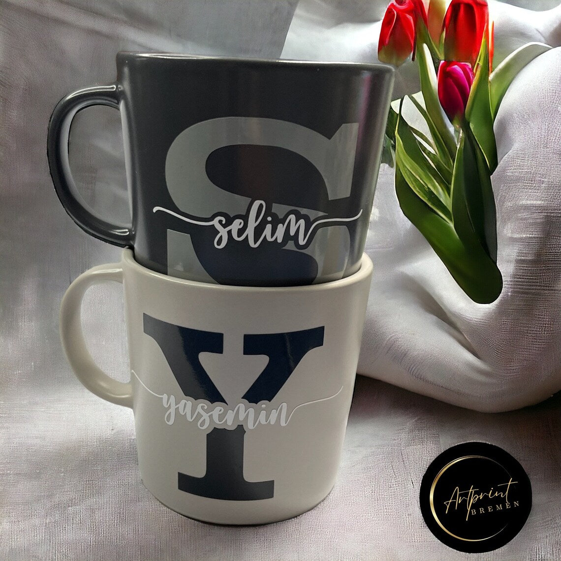 Kaffeebecher personalisiert mit dem Namen und der Initiale - Farbe der Initiale und des Namens frei wählbar